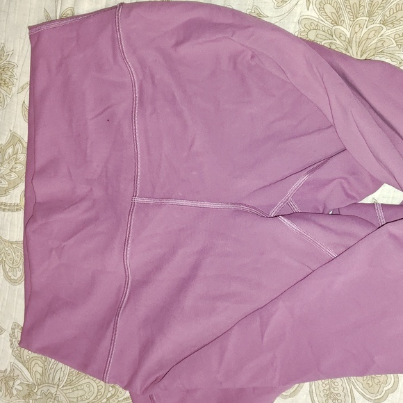 Lululemon leggings lilac color - Picture 3 of 5